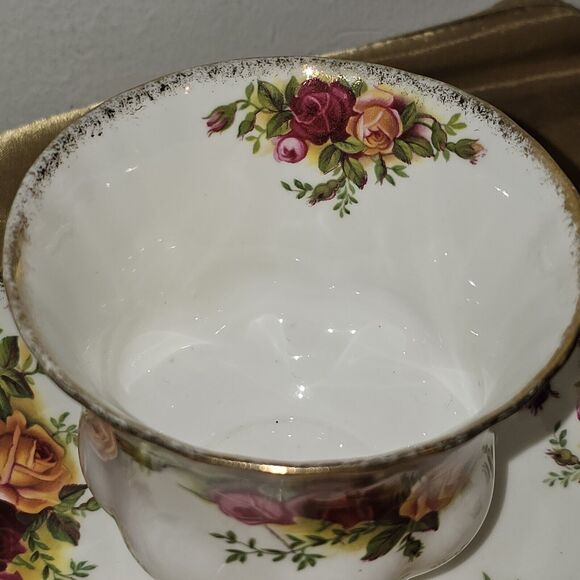 ROYAL ALBERT Bone China England Old Country Rose Teacup + Saucer Dainty Teatime - Picture 7 of 8